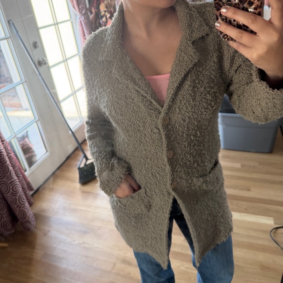 Cardigan - Picture 1 of 6